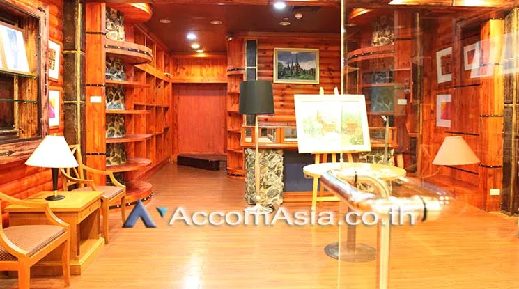  1  Retail / Showroom For Rent in Ploenchit ,Bangkok BTS Chitlom at President Tower AA13926